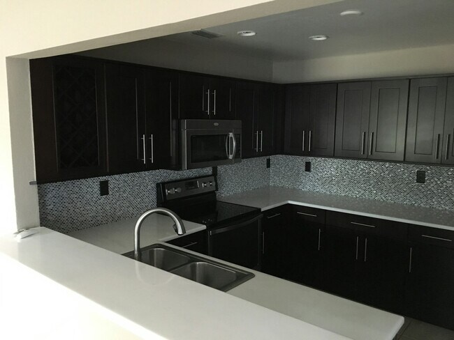 Building Photo - 237 SW 9th St