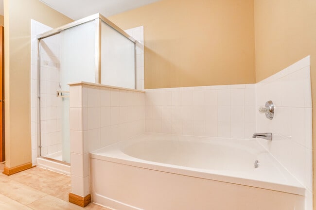 Building Photo - 2760 Packford Ln