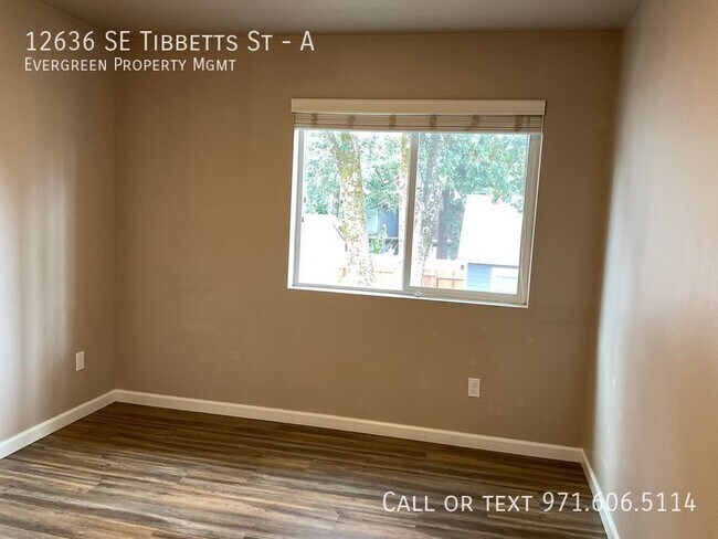 Building Photo - 12636 SE Tibbetts St