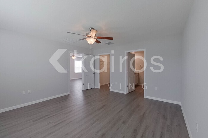 Building Photo - 8611 SW 44th Ct