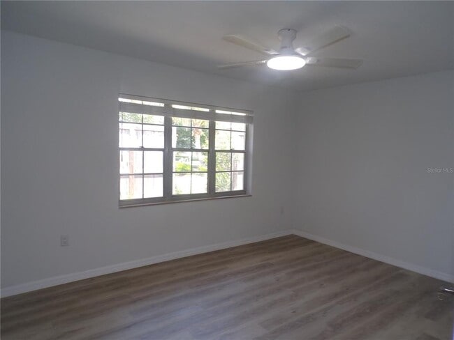 Building Photo - 421 Orchid Dr