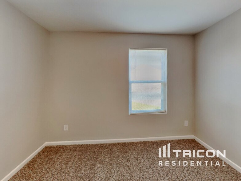 Building Photo - 2 Hazelburn Ct