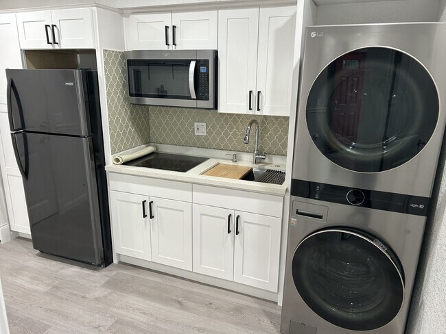 Building Photo - Super Cute 1 Bedroom, 1 Bath ADU