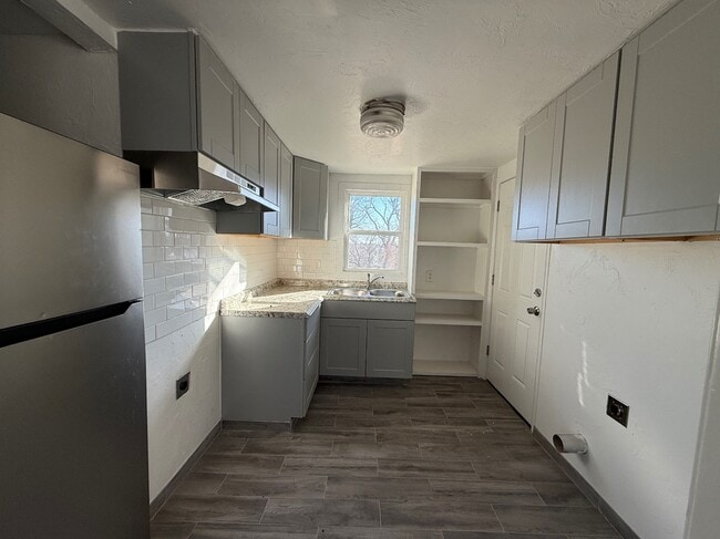 Building Photo - 4400 NE 16th Terrace