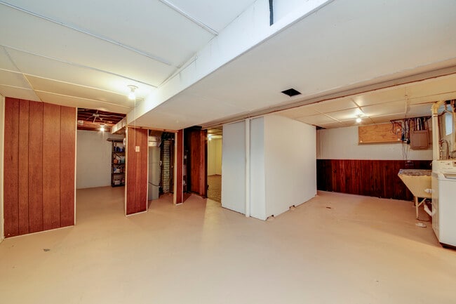 Building Photo - 384 S Wolf Rd