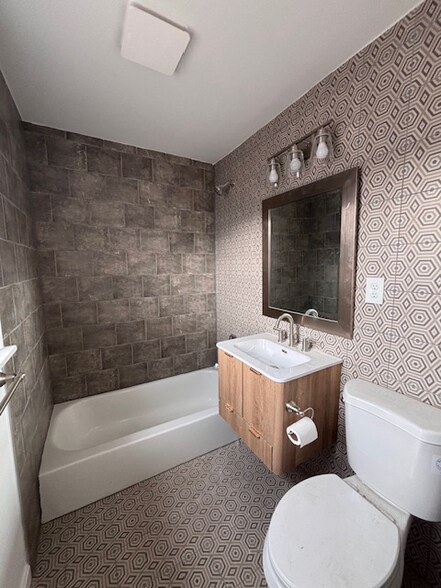 Building Photo - 1106 Cherokee Rd