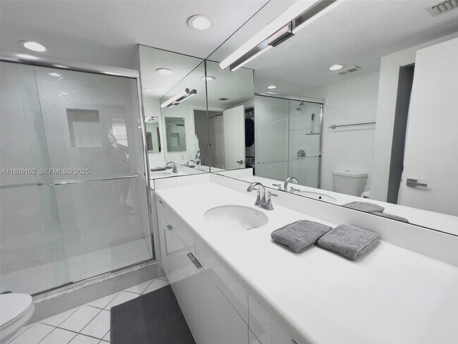 Building Photo - 1000 W Island Blvd