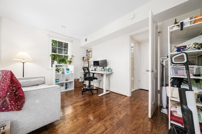 Building Photo - 2720 Ordway St NW