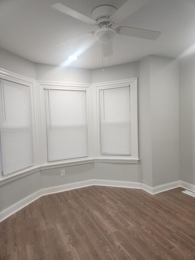 Building Photo - 328 N Redfield St