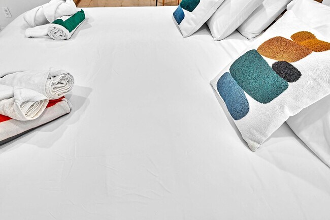 Building Photo - 1941 Washington St