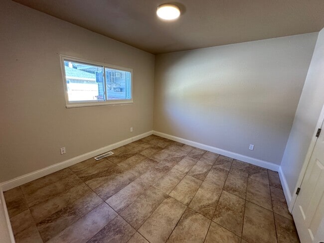 Building Photo - 3017 Northgate Ave