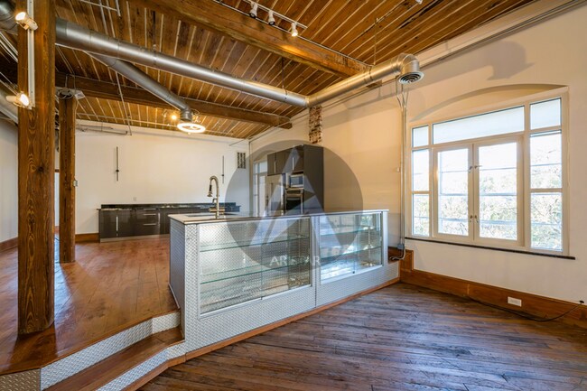 Building Photo - 161 Mangum St SW