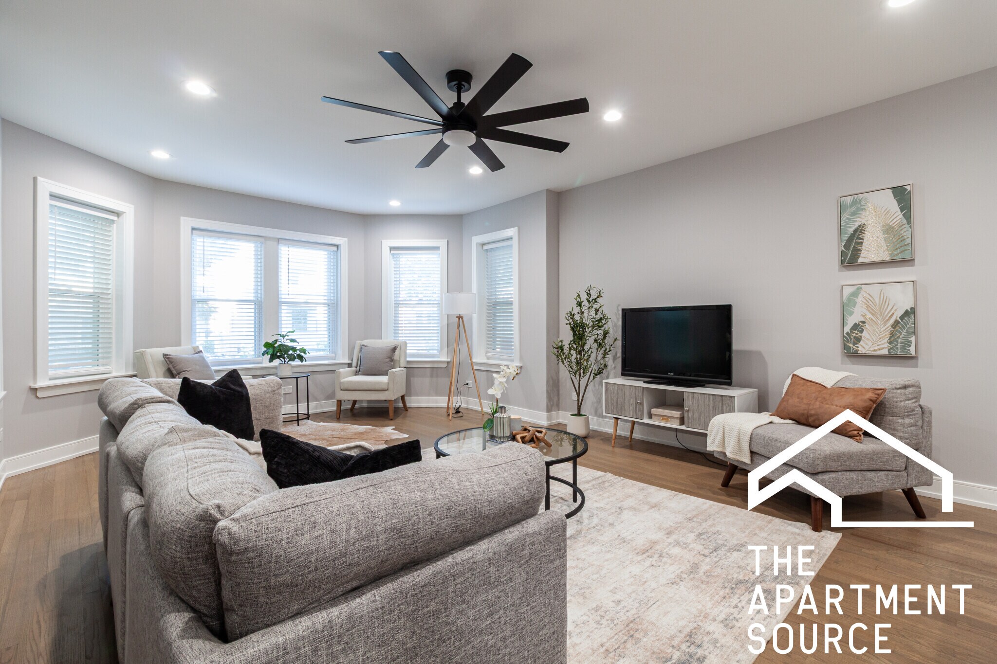 Building Photo - 2641 W Carmen Ave