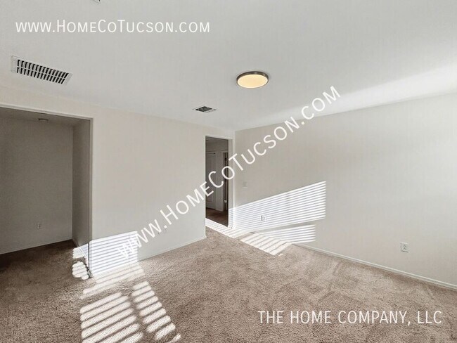 Building Photo - 7108 S Via Gaucho Viejo