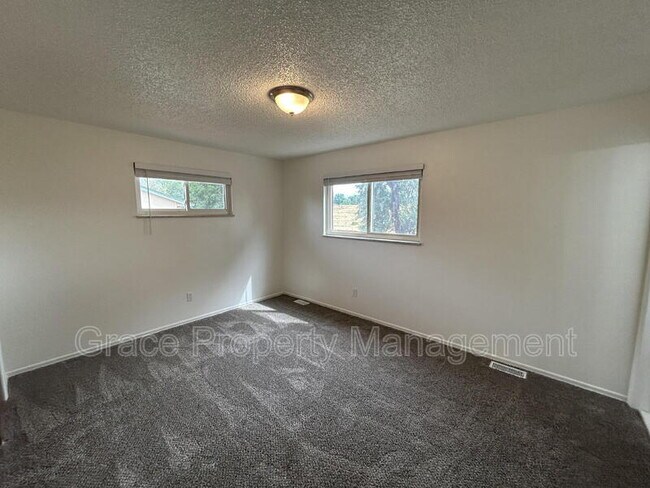 Building Photo - 9954 W Maryland Dr