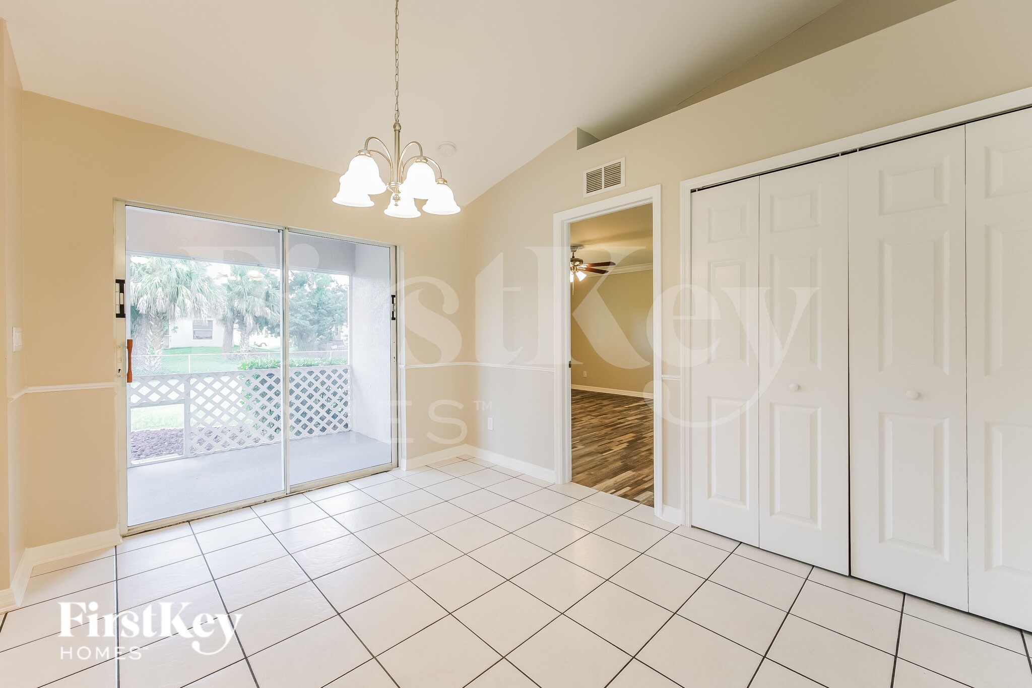 Building Photo - 1408 Flora Ave N