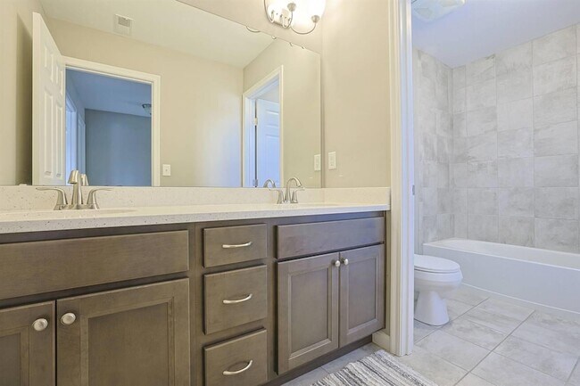 Building Photo - 6545 Cannondale Dr