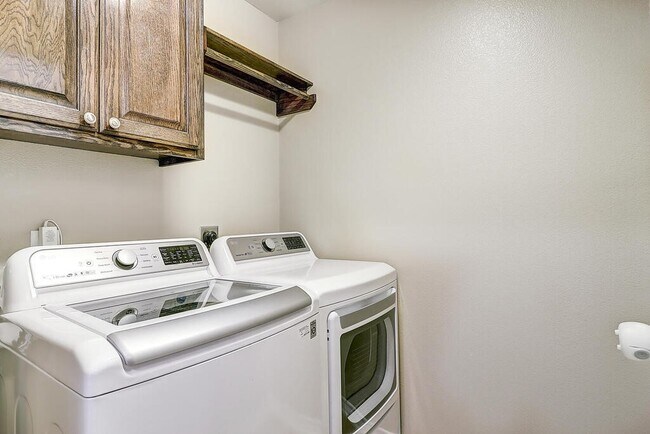 Building Photo - 3813 Kangaroo Ct