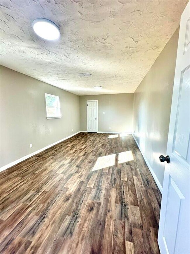 Building Photo - Newly Remodeled 4/2 Home in Atlanta, Texas