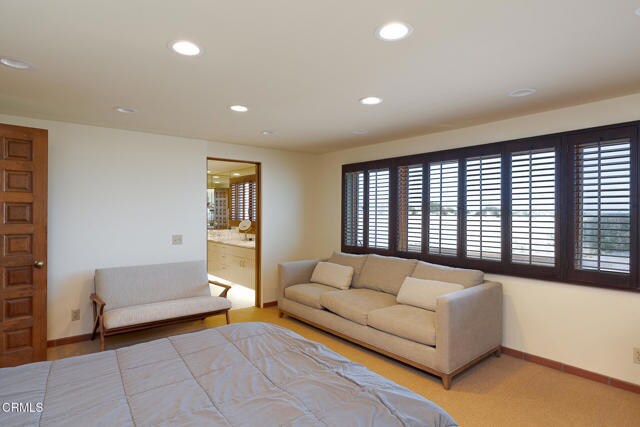 Building Photo - 3265 Ocean Dr