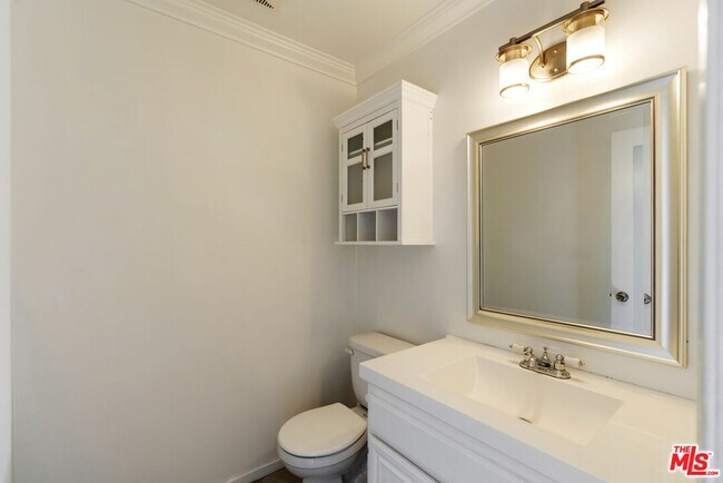 Building Photo - 1837 11th St