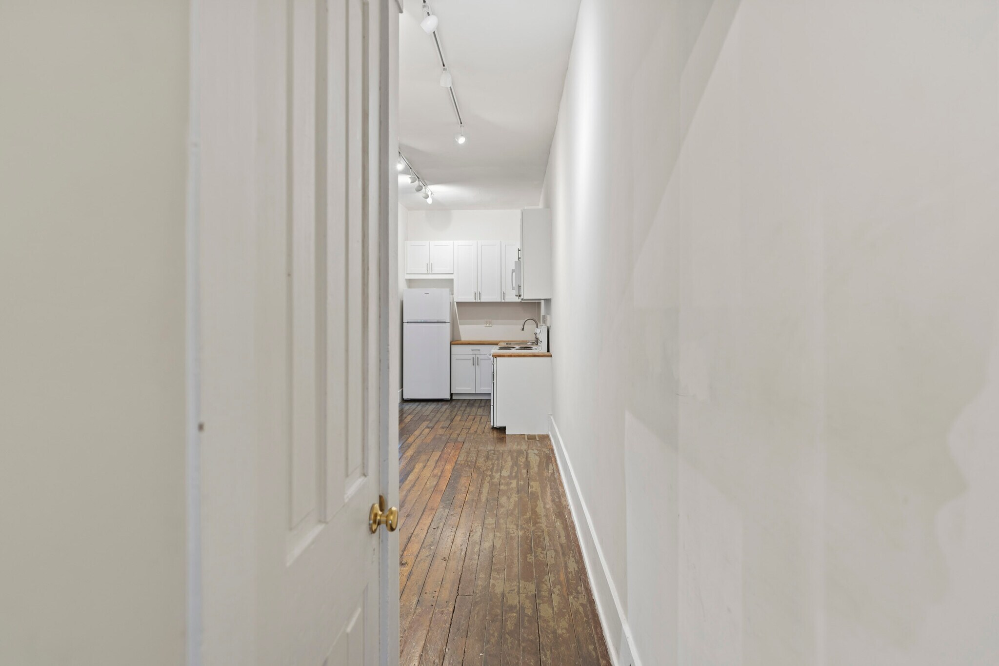 Building Photo - 814 Elm St