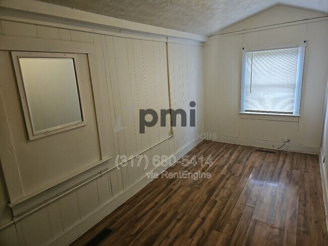 Building Photo - 835 S Old US Hwy 31