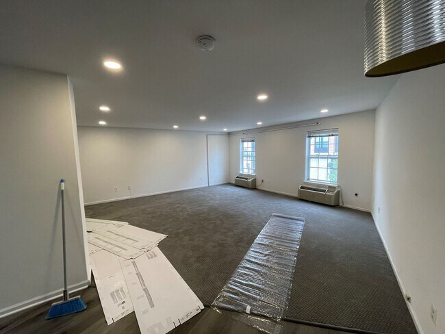 Building Photo - Riverside Apartments
