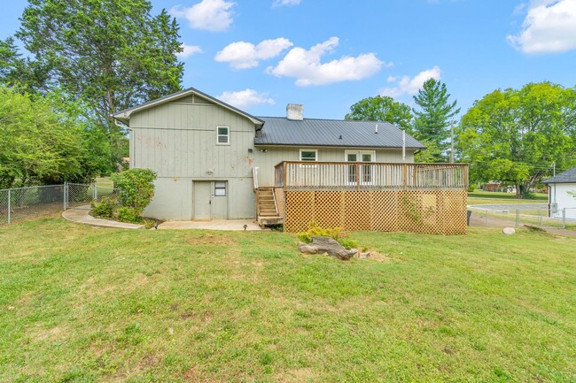 Building Photo - Fountain City Single Family Home