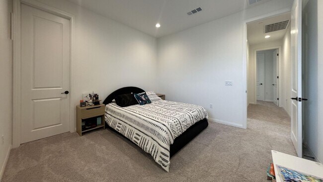 Building Photo - 25059 Sand Wedge Dr