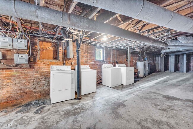 Building Photo - 13605 Othello Ave