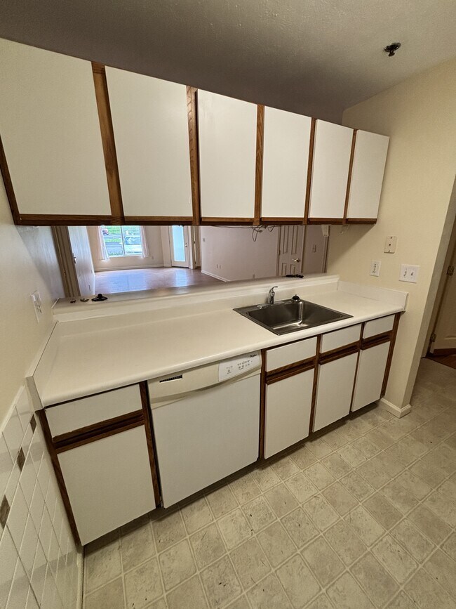 Building Photo - 1101 University Commons Dr