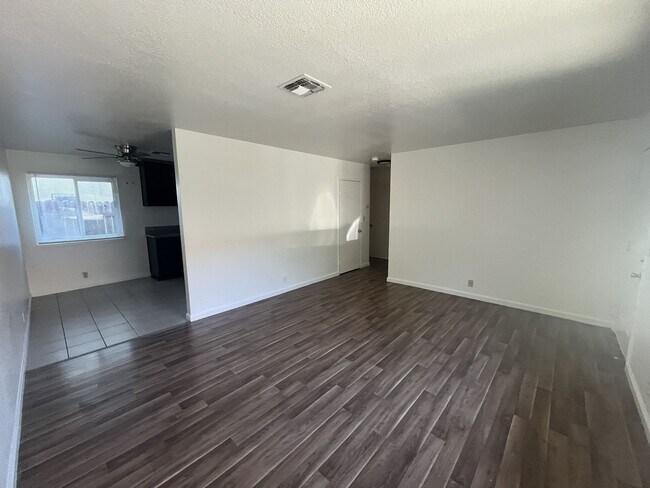 Building Photo - SAC T 2856