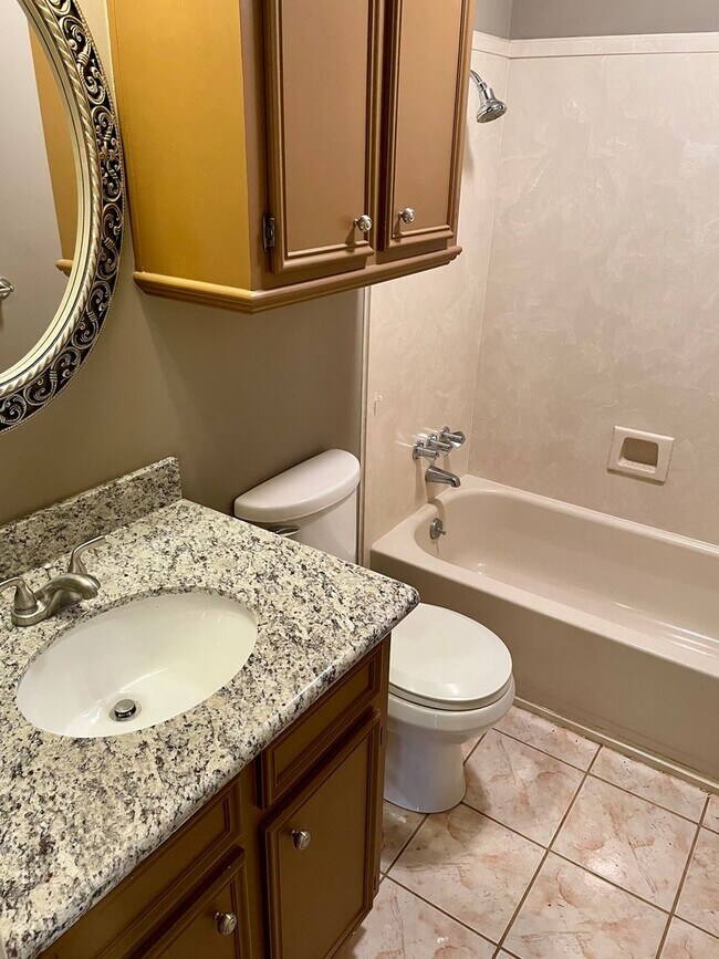 Building Photo - 3/2 For Rent in Madison