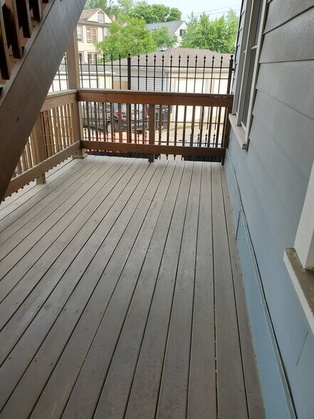 Porch - 3034 N Drake Ave