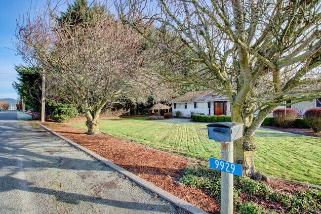 Building Photo - 3 Bedroom, 2 Bathroom House, Available Now!!!