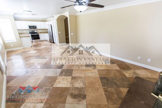 Building Photo - 7420 W Los Gatos Dr