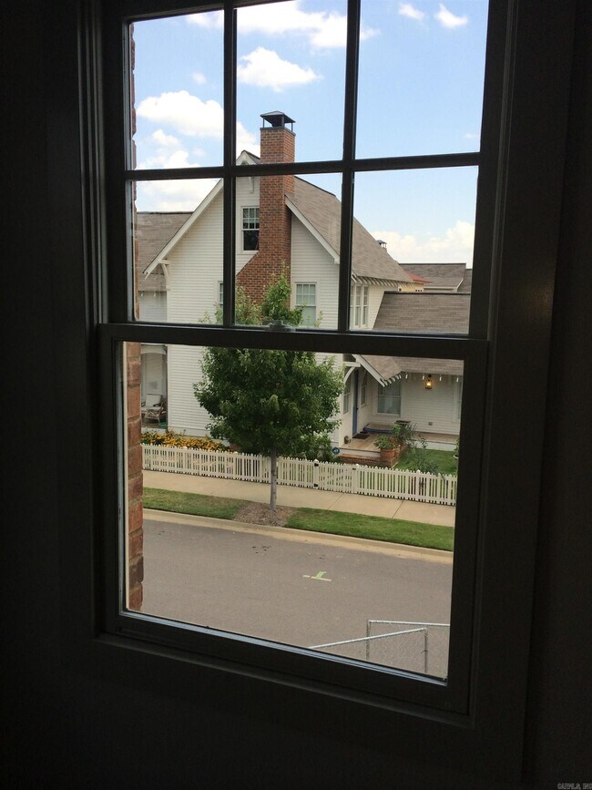 Building Photo - 1855 McKennon St