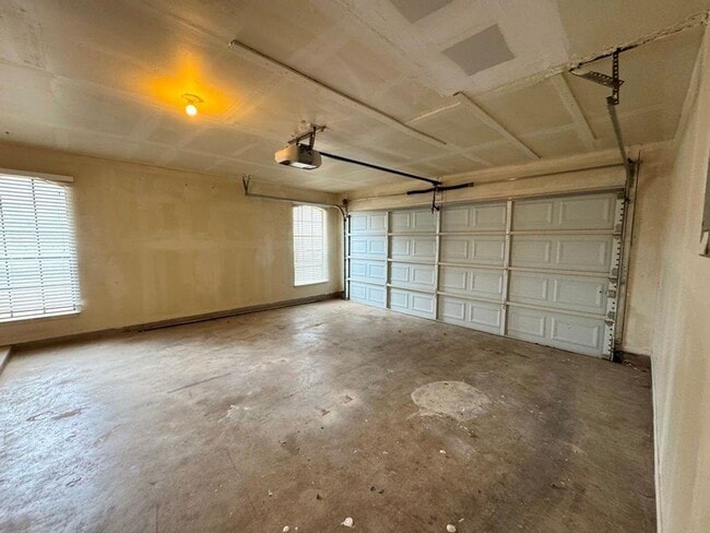 Building Photo - Come see this great single-story home available in Buckingham Estates subdivision!