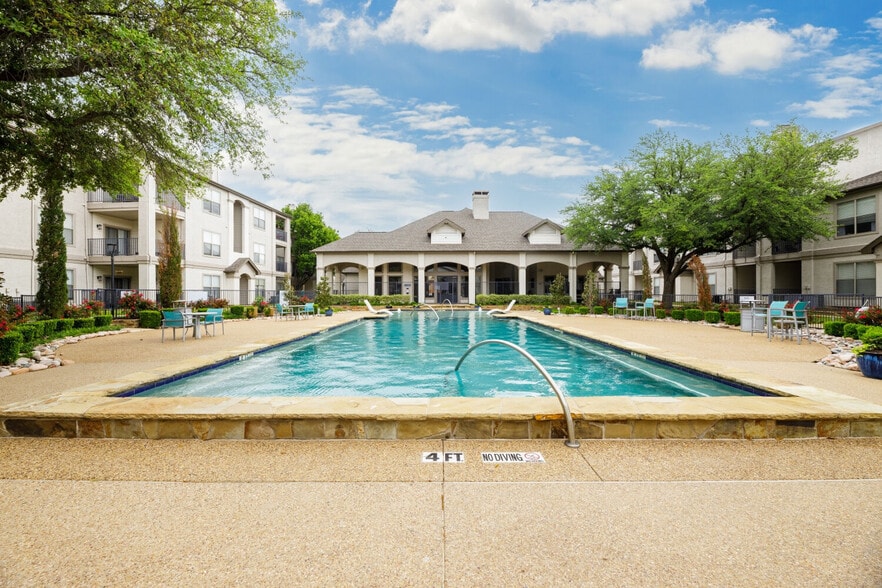 Primary Photo - Lakes At Lewisville
