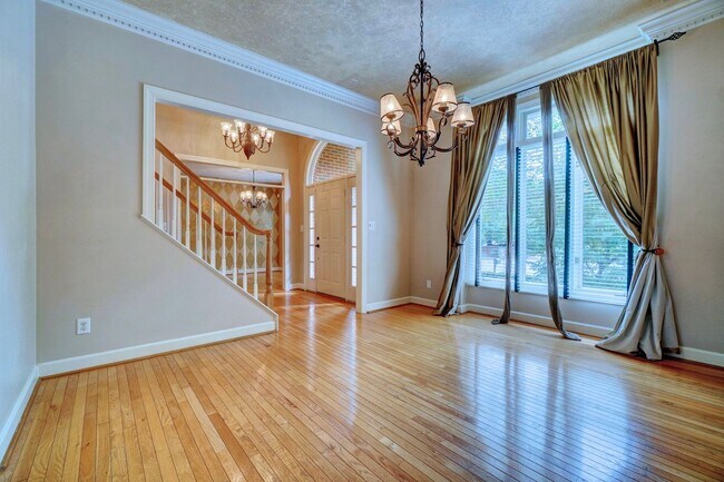 Building Photo - 1700 Jermyn Ln