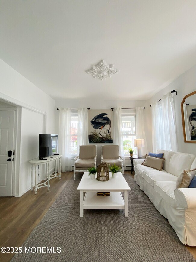 Building Photo - 22 Embury Ave