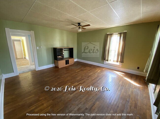 Building Photo - 325 1/2 Gray - 2