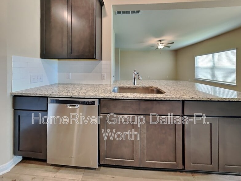Building Photo - 2013 Dahlia Way