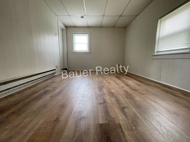 Building Photo - Ranch Style Home