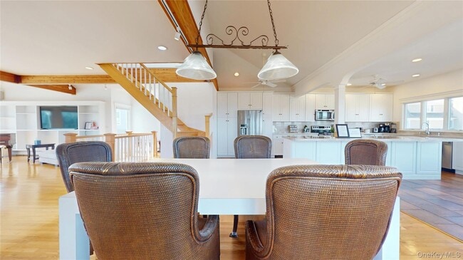 Building Photo - 750 Dune Rd