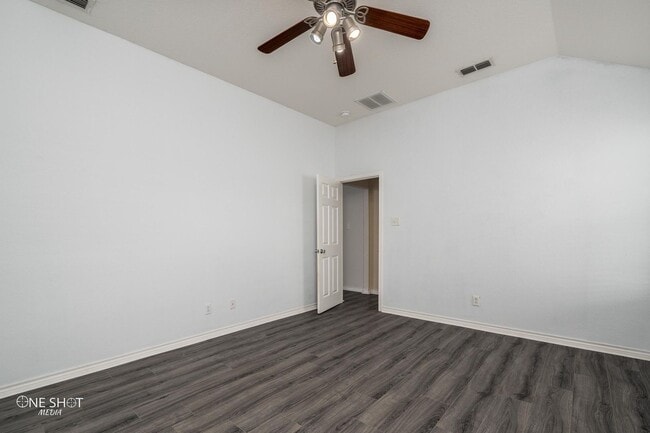 Building Photo - 1410 Tulane Dr