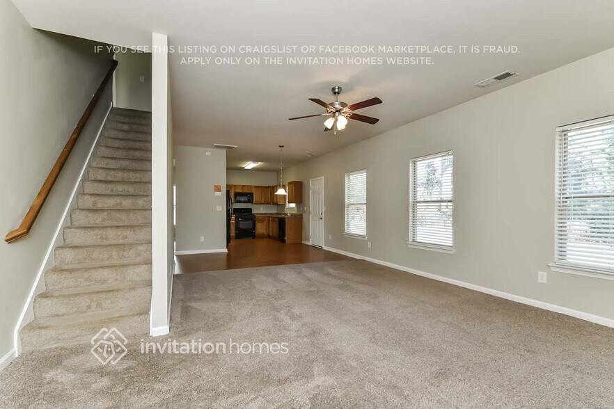 Building Photo - 3967 Rosebud Park Dr