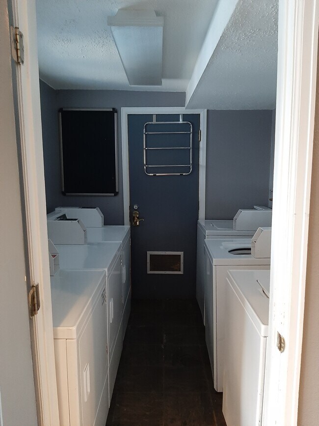 Building Photo - 336 N Grant St