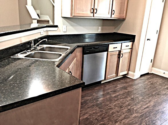 Building Photo - 306 Crabapple Cir
